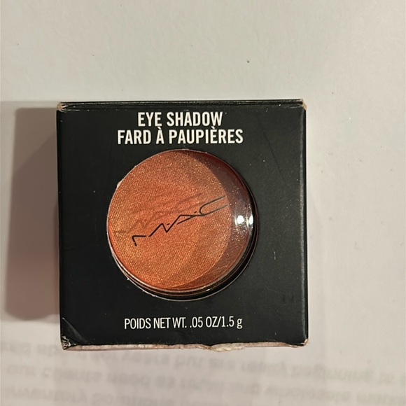 NIB MAC single eyeshadow MAC Eye Shadow SUSPICIOUSLY SWEET FROST - Picture 2 of 5